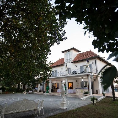 Villa Strampelli Pomezia Buitenkant foto
