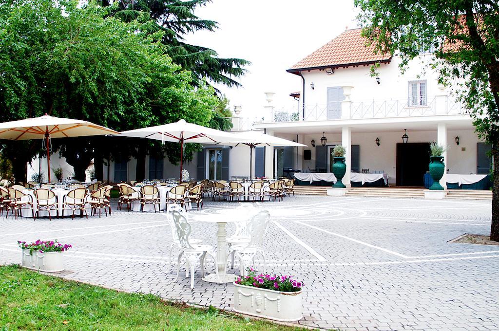 Villa Strampelli Pomezia Buitenkant foto