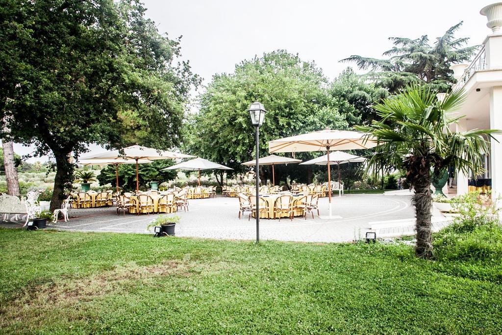 Villa Strampelli Pomezia Buitenkant foto