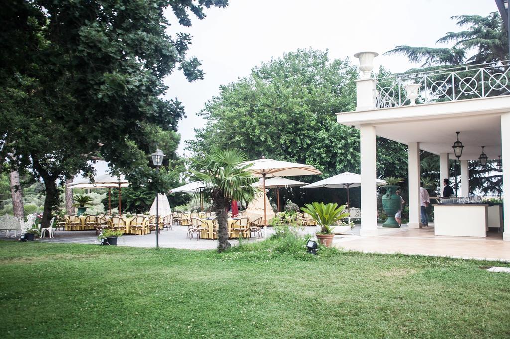 Villa Strampelli Pomezia Buitenkant foto