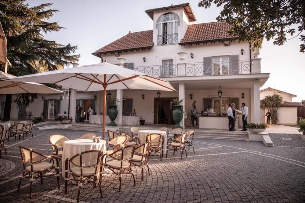 Villa Strampelli Pomezia Buitenkant foto