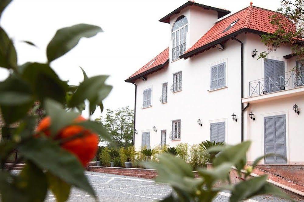 Villa Strampelli Pomezia Buitenkant foto