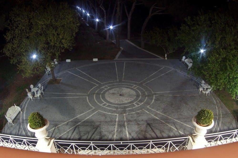 Villa Strampelli Pomezia Buitenkant foto