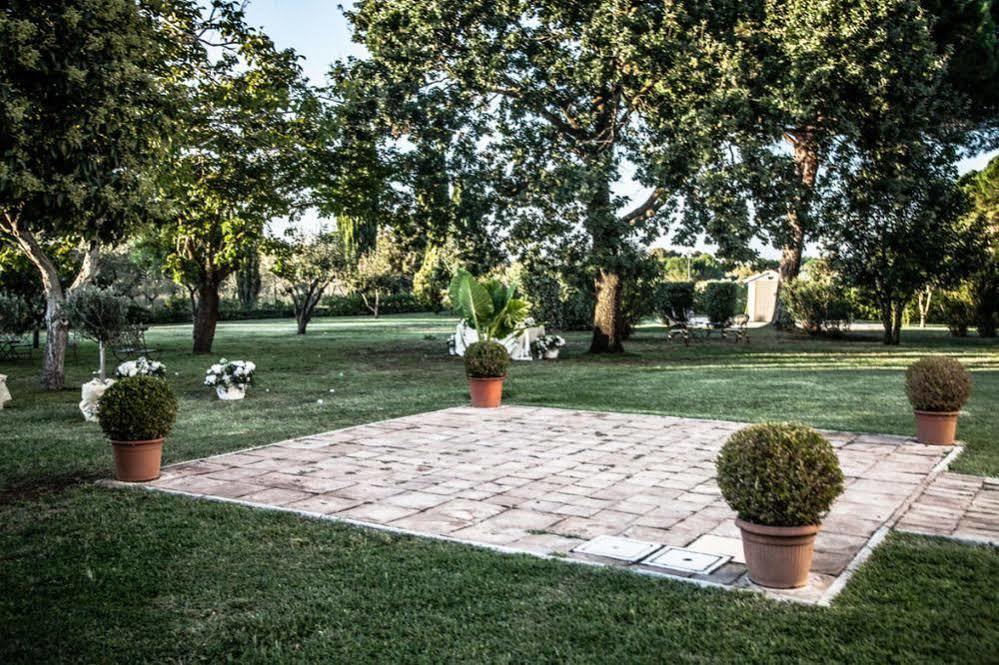 Villa Strampelli Pomezia Buitenkant foto